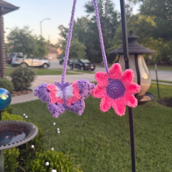 Butterfly and Flower Kids Keychain | Handmade Crochet - Picture 1 of 1